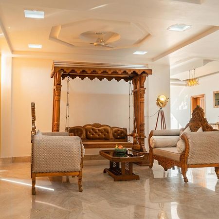 Restnation By The Staycationer Dehradun Exterior foto